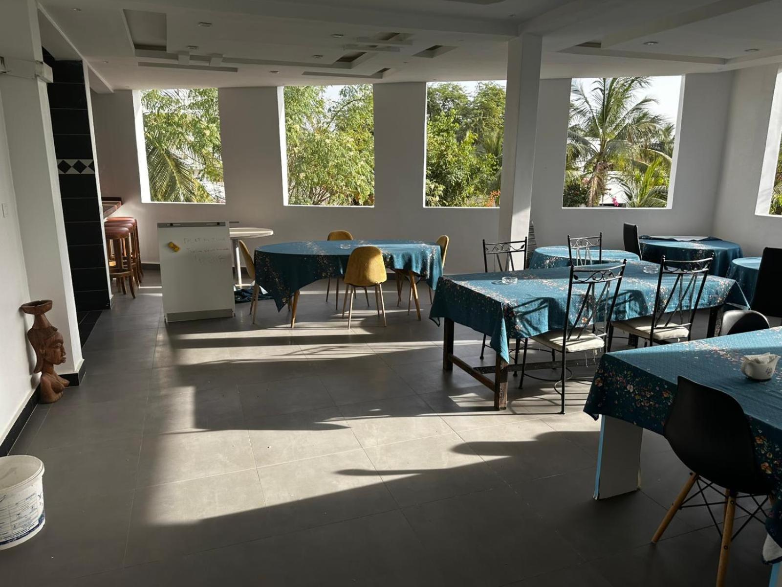 Chambres D'Hotes Villa Luciana Saly Exteriér fotografie